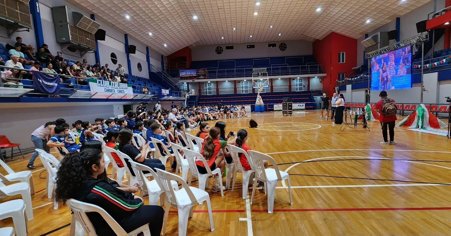 Charata recibió a un histórico: Rubén Magnano brindó una charla motivacional en Italiana