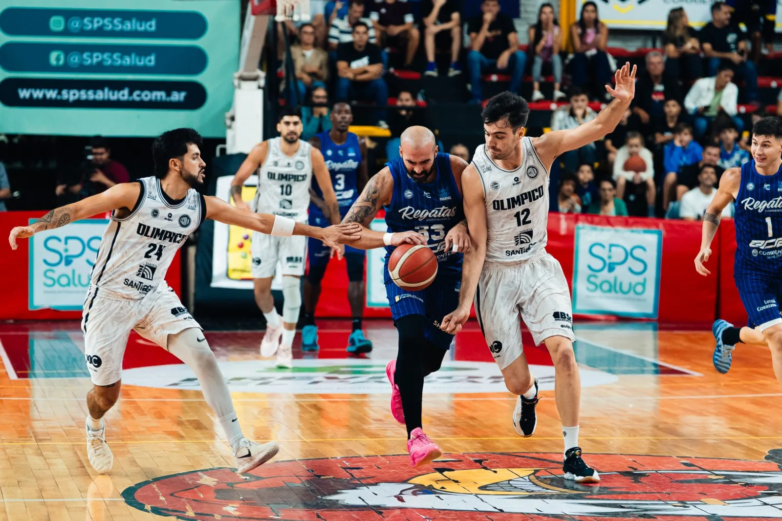 Regatas se despidió de Corrientes con triunfo ante Olímpico