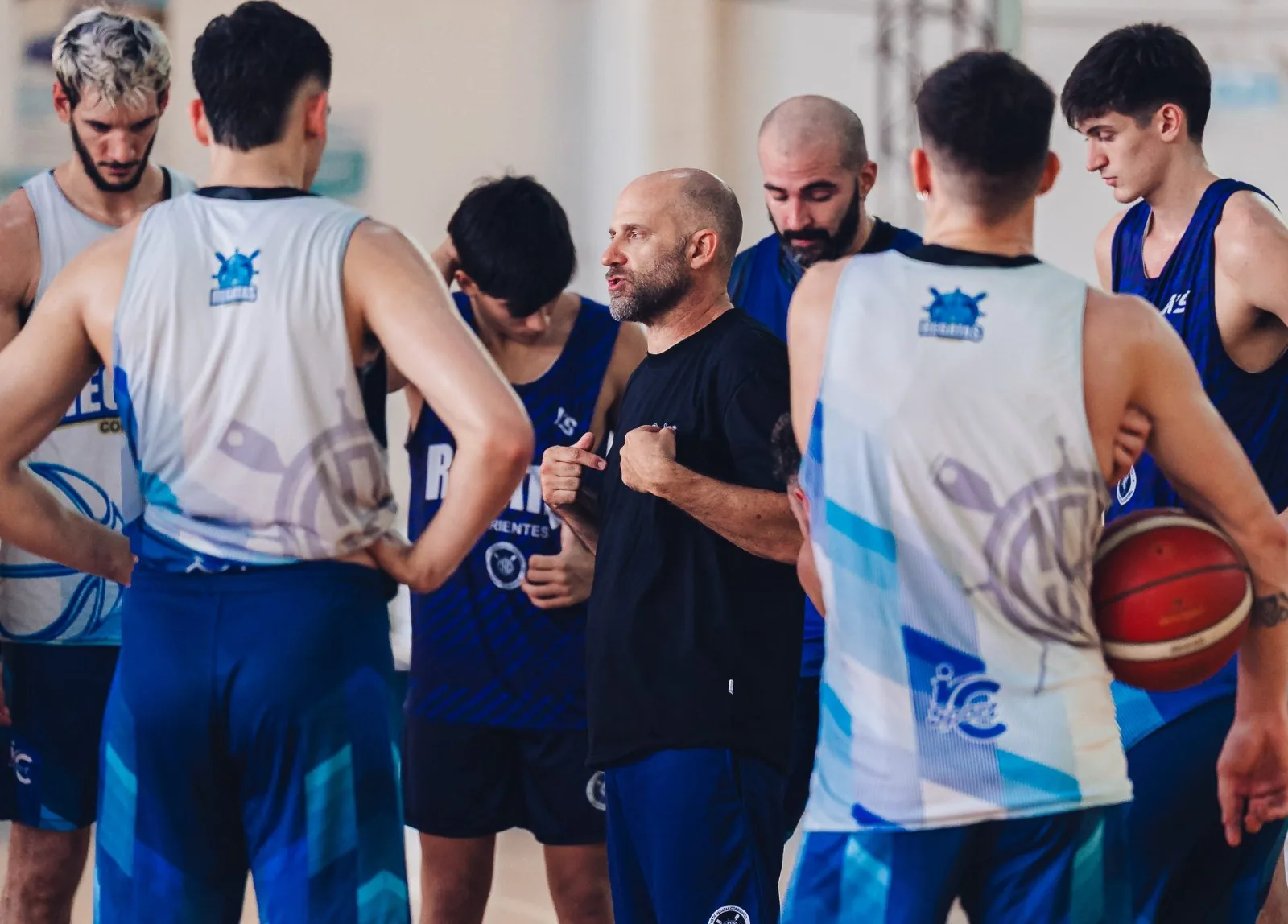 Ramella inicia su ciclo en Regatas con una premisa clara: defensa e intensidad