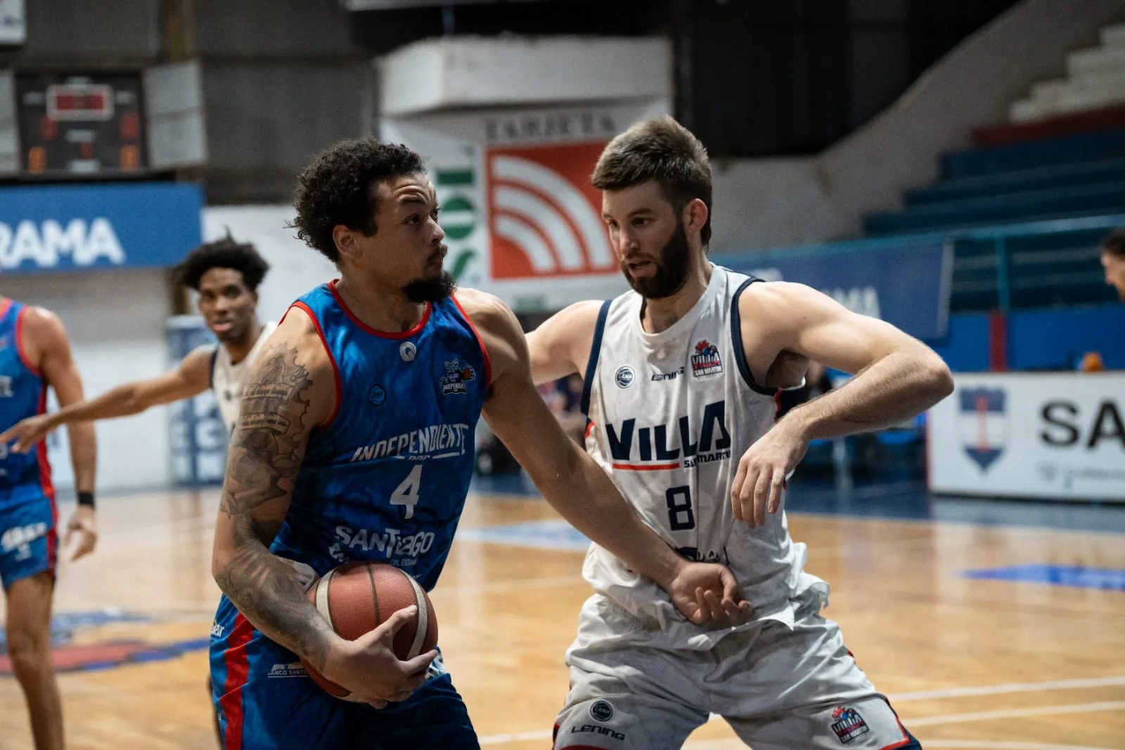 Villa se frenó en Santiago y ahora define todo en casa