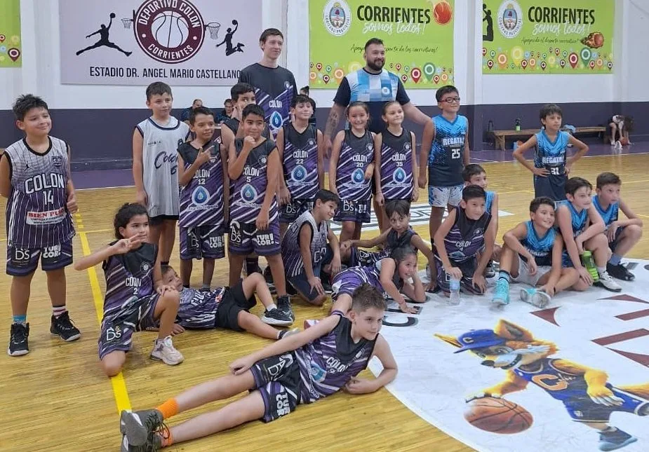 Colón apuesta al futuro: el minibásquet crece con inclusión y valores