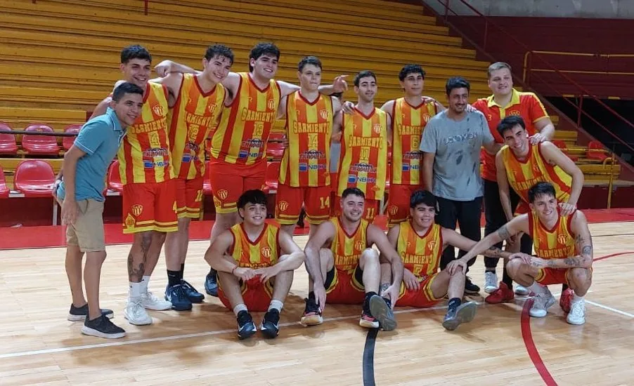 Sarmiento lo peleó hasta el final y en el suplementario encontró su premio