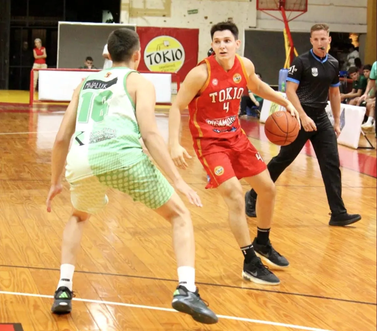 Se le escapó en el cierre: Hindú batalló, pero Tokio lo definió mejor